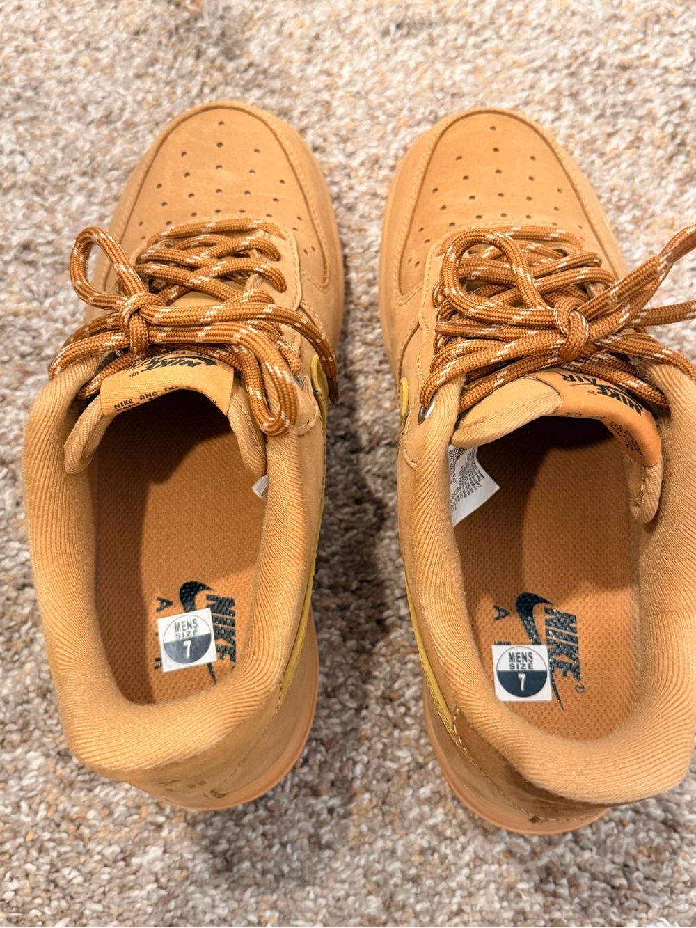 NEW Nike Air Force 1 Low in Wheat Brown with Gold Swoosh - Picture 2 of 4